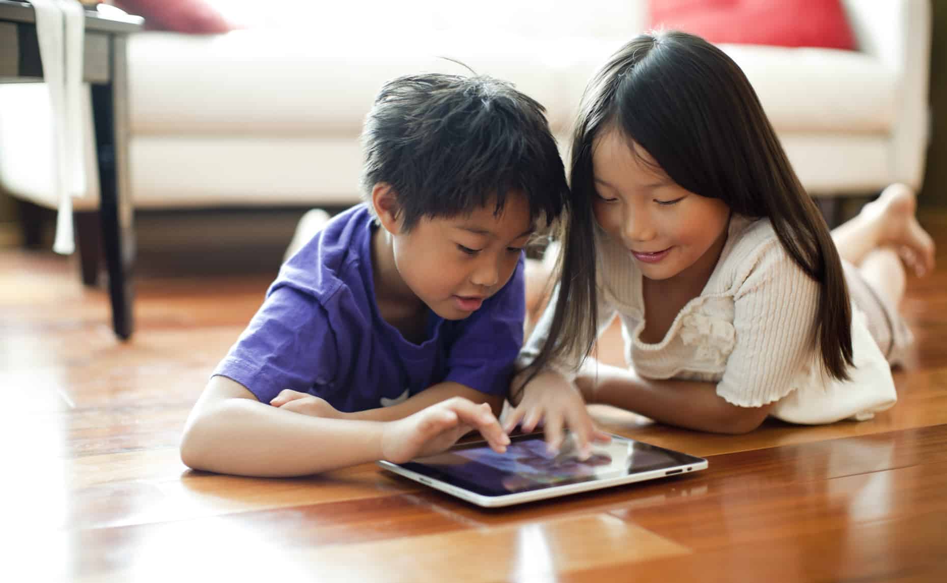 6 Cara Efektif Membantu Anak Mengurangi Kecanduan Gadget